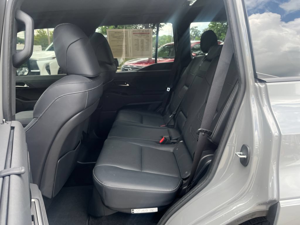 Used 2025 Lexus GX 550 w/ Accessory Package (Z1) AWD/4WD image 28