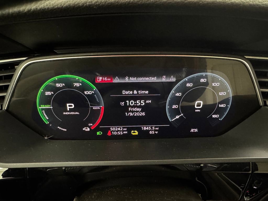 Used 2019 Audi e-tron Premium Plus image 22