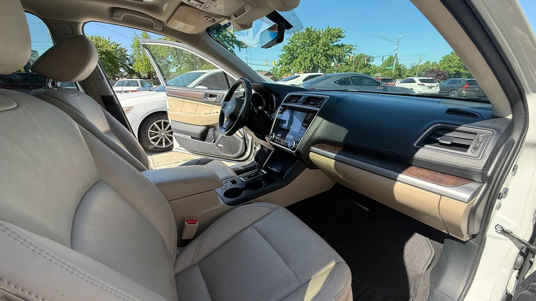 Used 2019 Subaru Outback 3.6R Limited w/ Popular Package #2 AWD/4WD image 13
