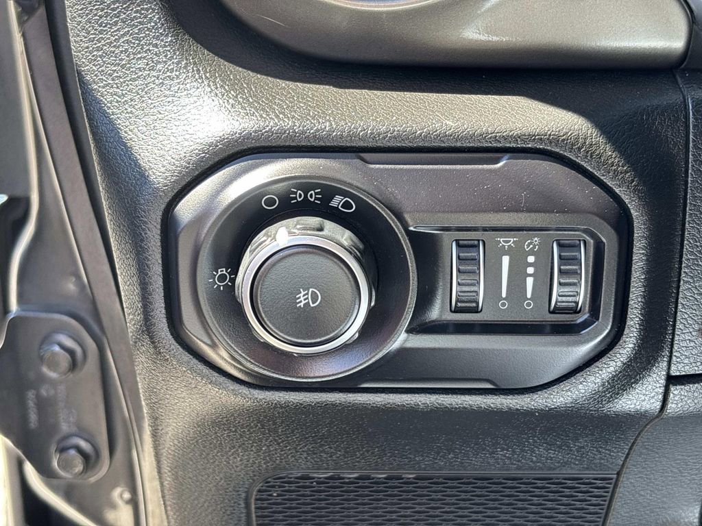Used 2018 Jeep Wrangler Unlimited Sport image 22