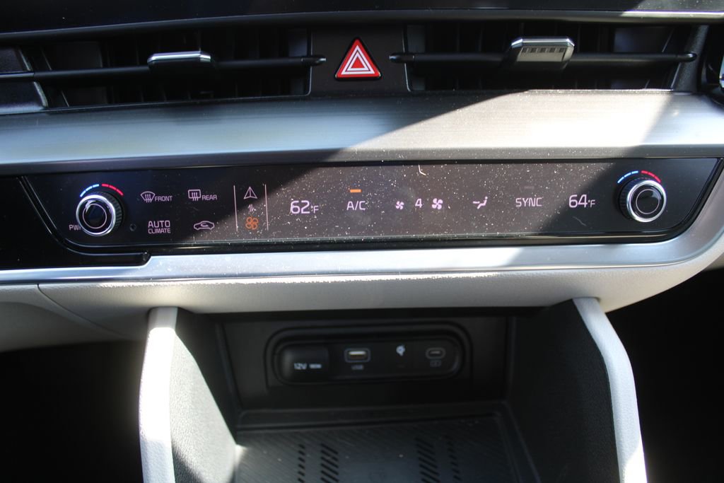 Used 2024 Kia Sportage EX image 37