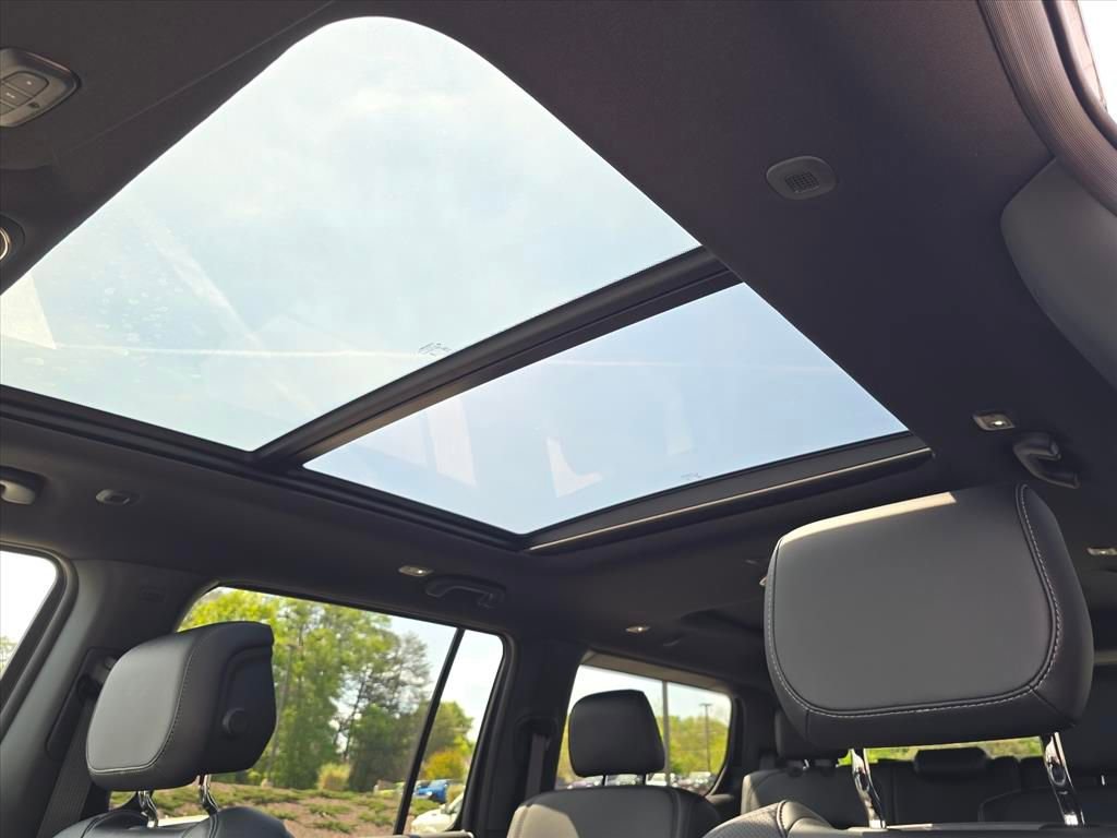 New 2026 Jeep Grand Wagoneer 4WD image 12