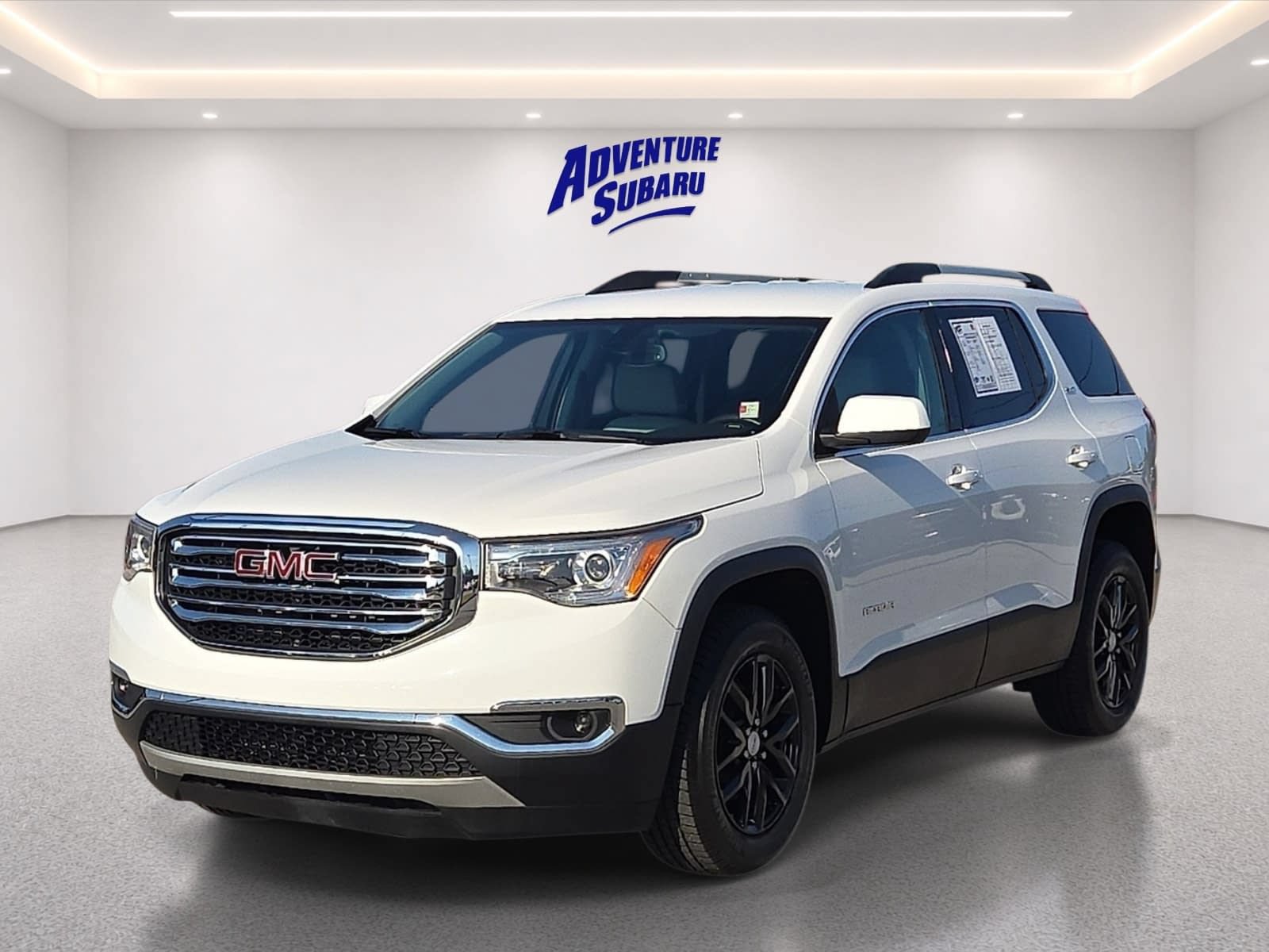 Used 2019 GMC Acadia SLT FWD image 2