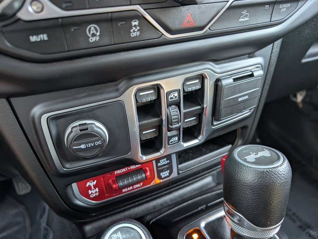 Used 2021 Jeep Wrangler Unlimited Rubicon w/ Xtreme Recon 35" Tire Package image 27