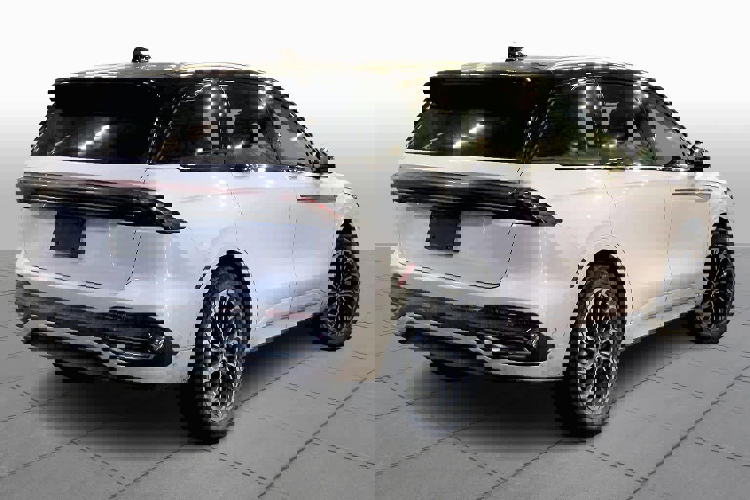 Used 2024 Lincoln Nautilus Reserve w/ Equipment Group 203A image 13