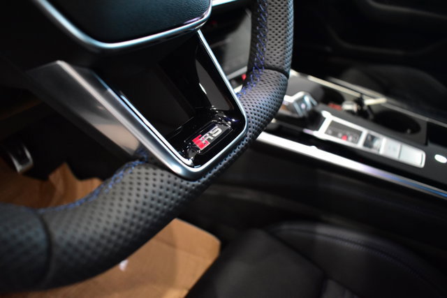 Used 2025 Audi RS 7 Performance AWD/4WD image 19