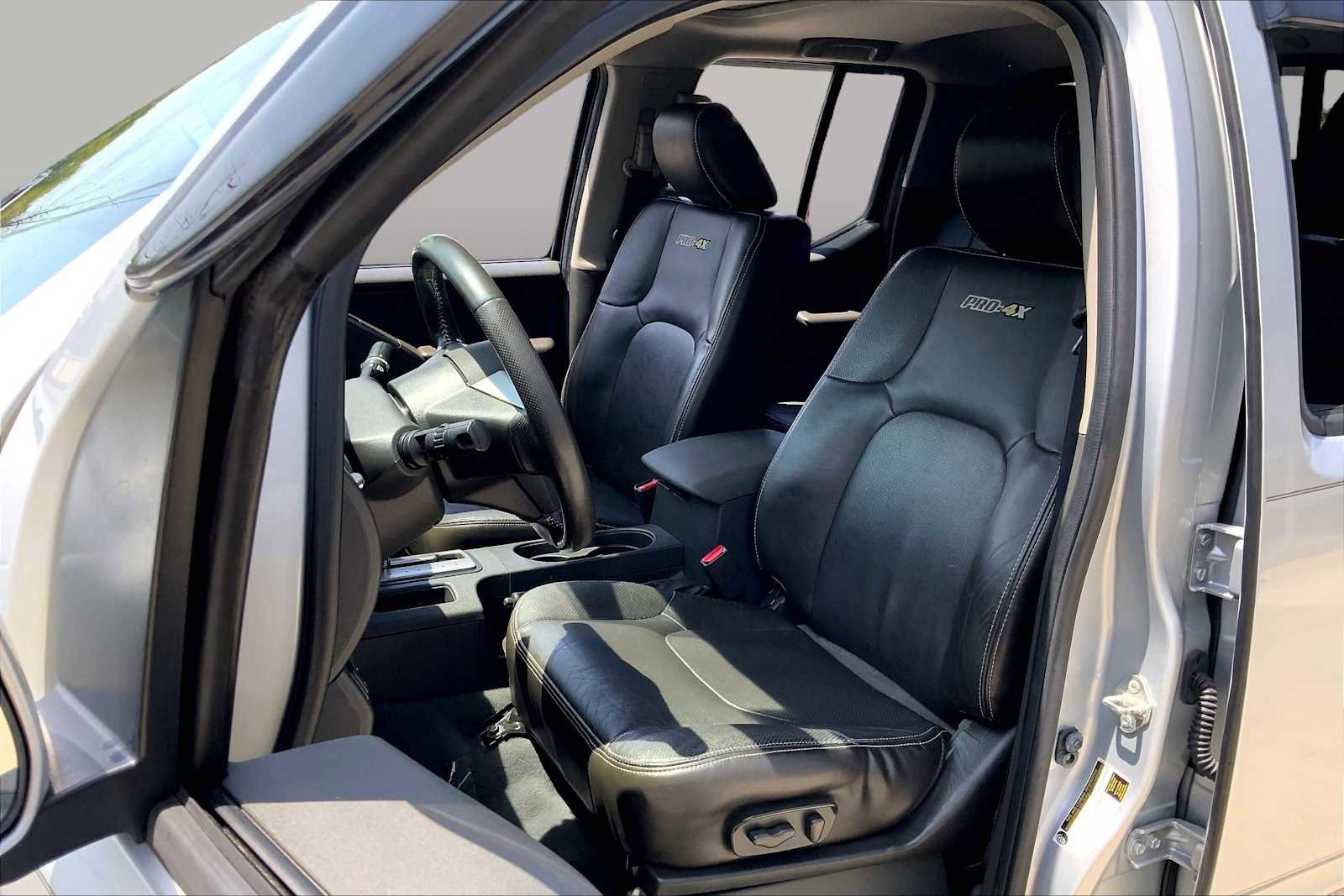 Used 2019 Nissan Frontier PRO-4X w/ Pro-4x Luxury Package AWD/4WD image 9