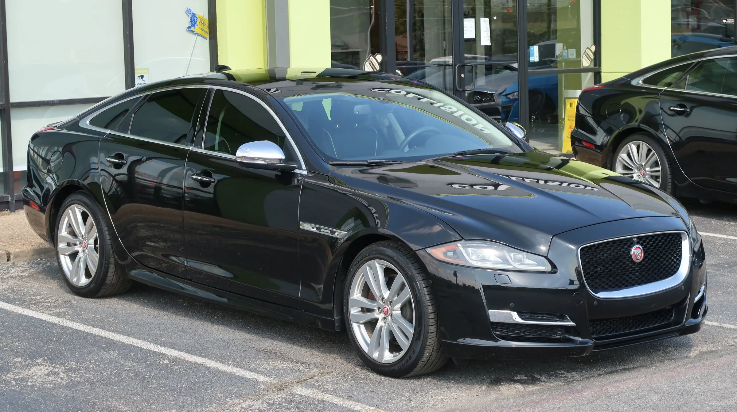 Used 2016 Jaguar XJ R-Sport RWD image 5
