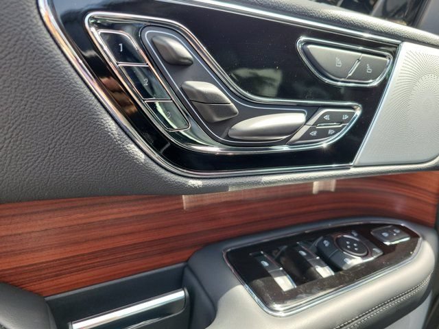 Certified 2024 Lincoln Navigator Reserve AWD/4WD image 24