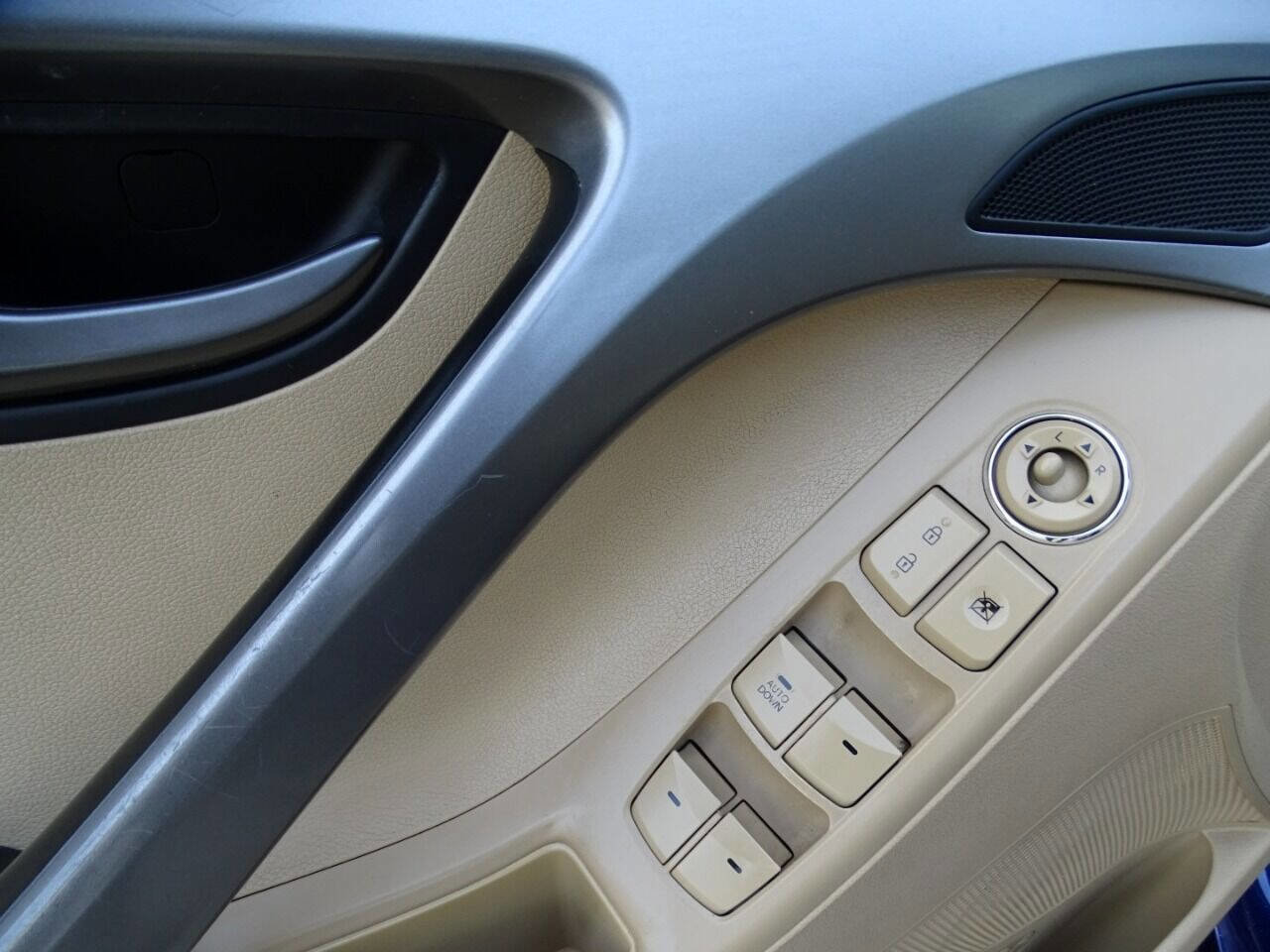 Used 2013 Hyundai Elantra GLS FWD image 45