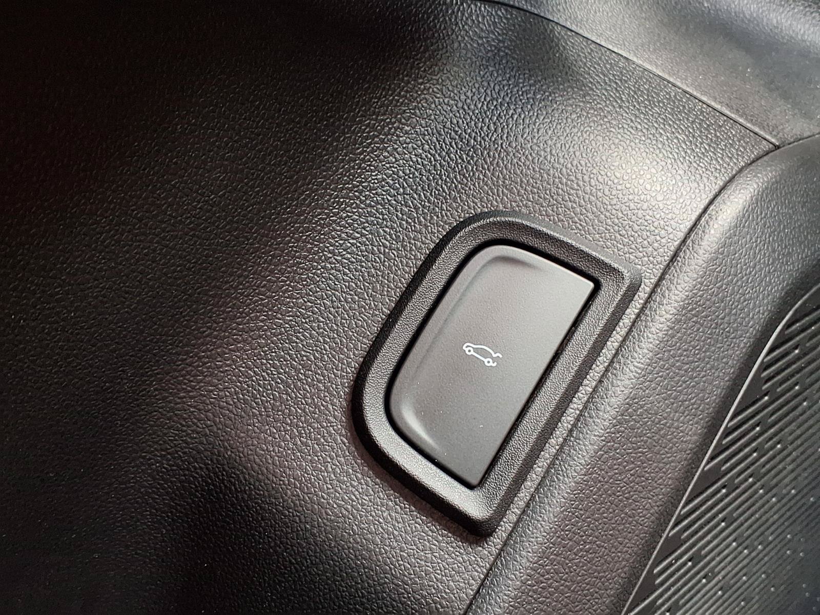 Used 2025 GMC Terrain Elevation w/ Elevation Premium Package AWD/4WD image 19