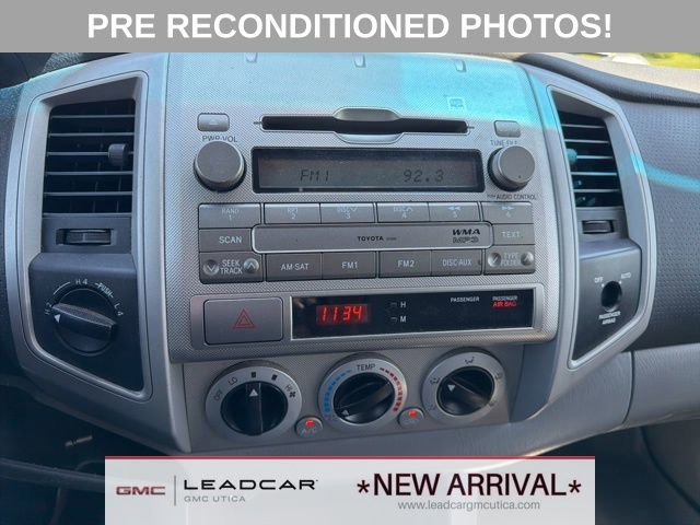 Used 2011 Toyota Tacoma 4x4 Access Cab V6 w/ TRD Sport Pkg image 23
