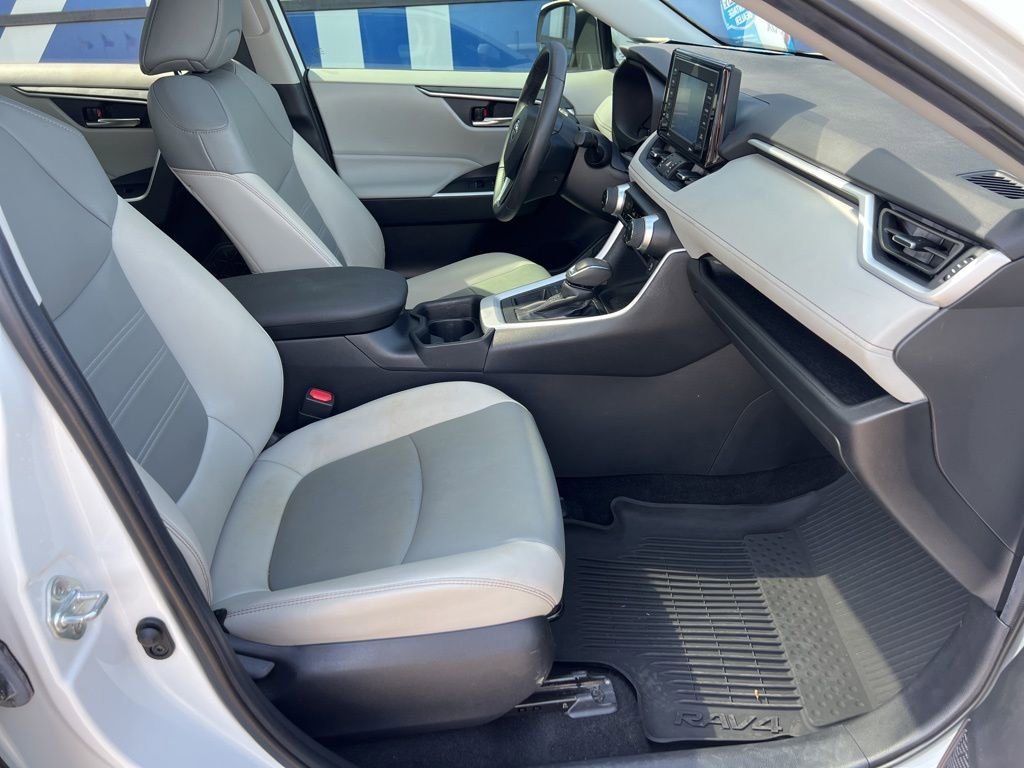 Used 2021 Toyota RAV4 XLE Premium FWD image 13