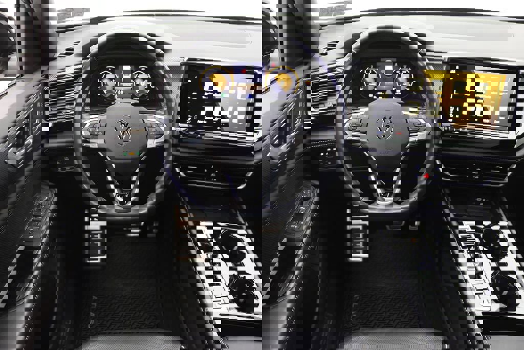 Used 2024 Volkswagen Atlas Cross Sport SEL Premium R-Line image 15