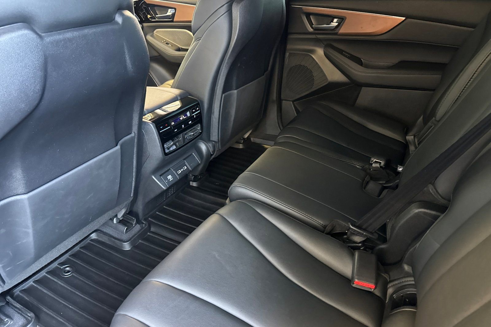 Used 2022 Acura MDX FWD image 13