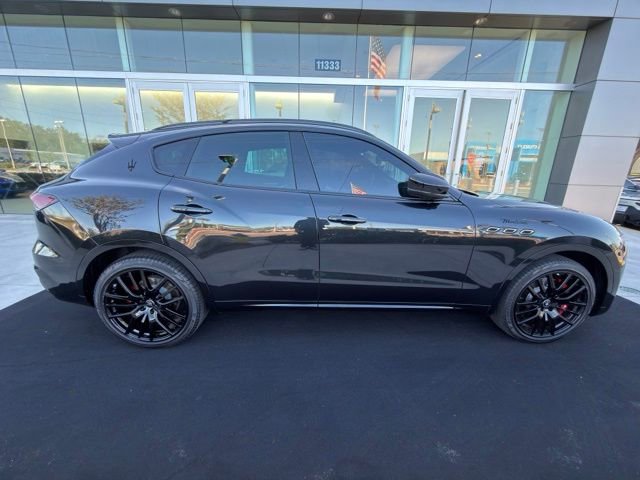 Used 2022 Maserati Levante Modena AWD/4WD image 18