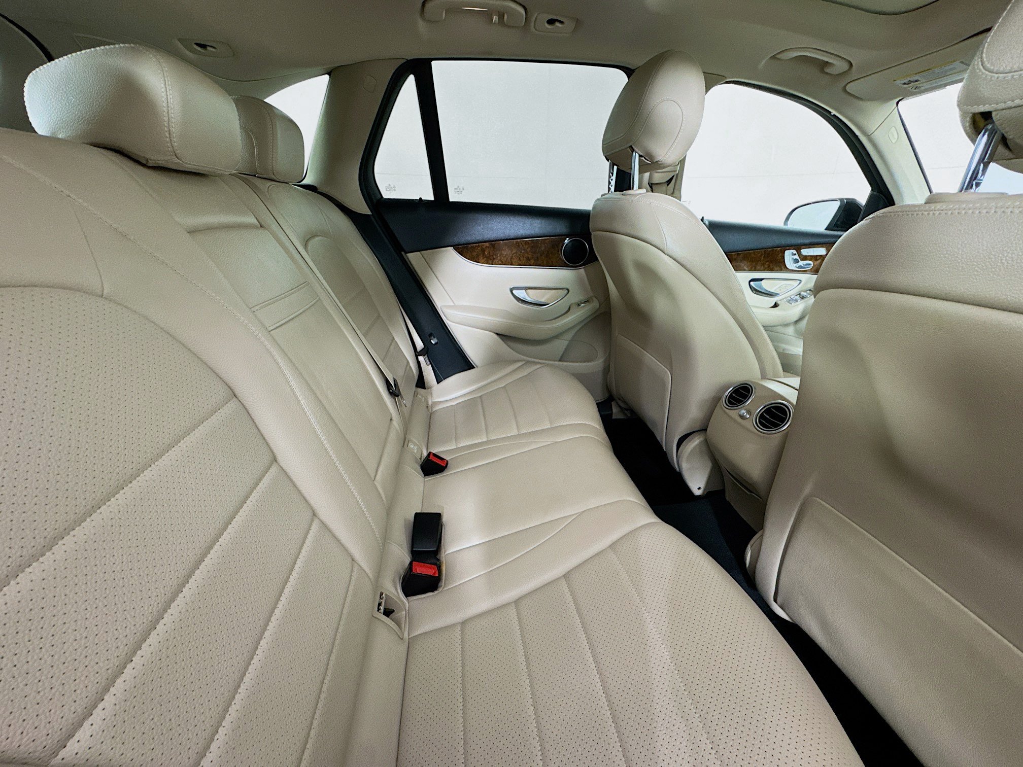 Used 2017 Mercedes-Benz GLC 300 w/ Premium 1 Package image 24