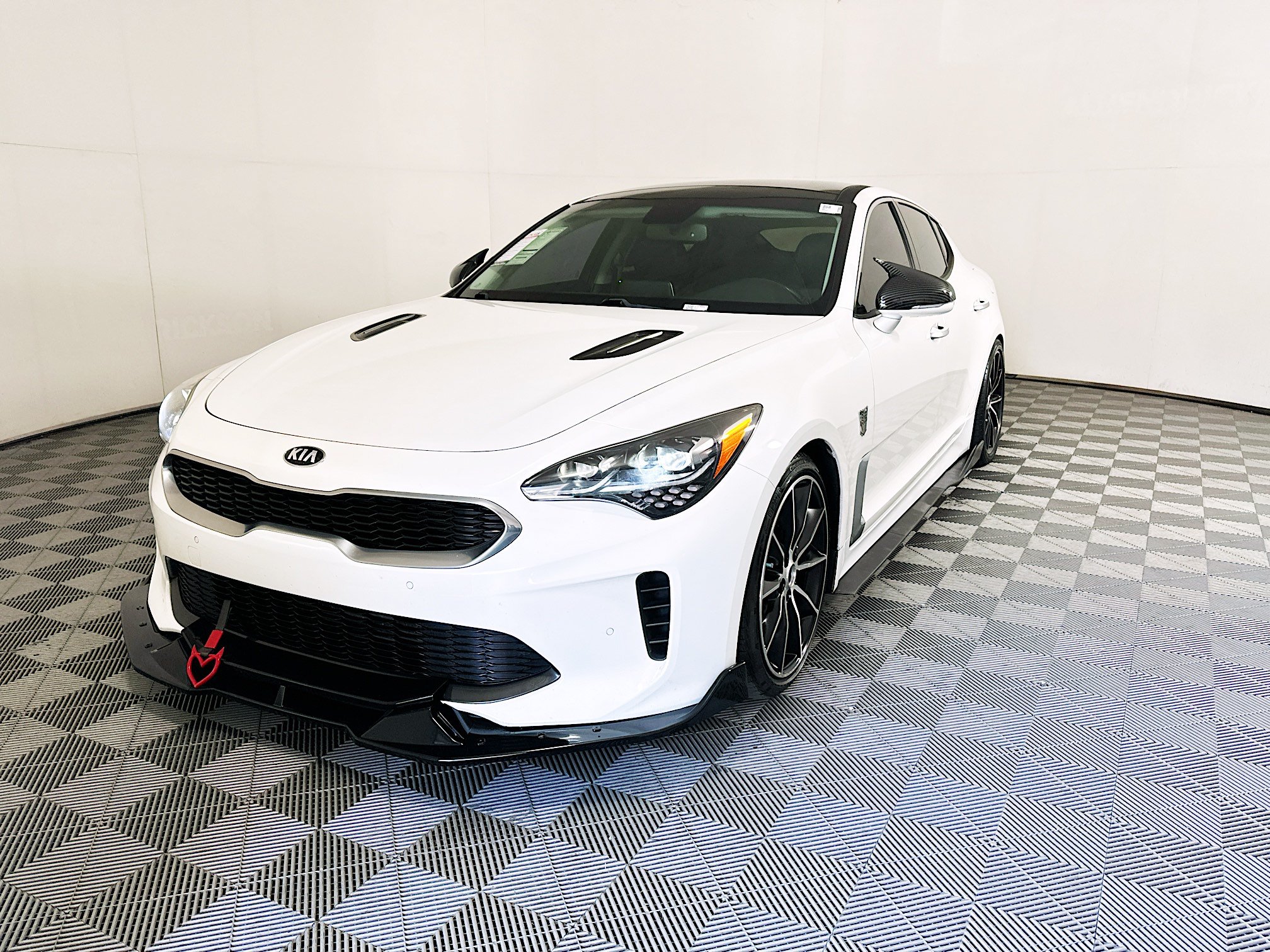 Used 2018 Kia Stinger Premium RWD image 7