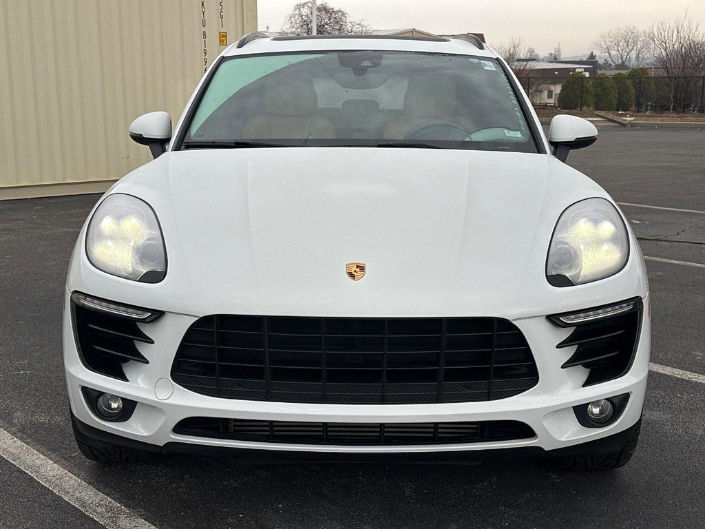 Used 2018 Porsche Macan Sport Edition image 2