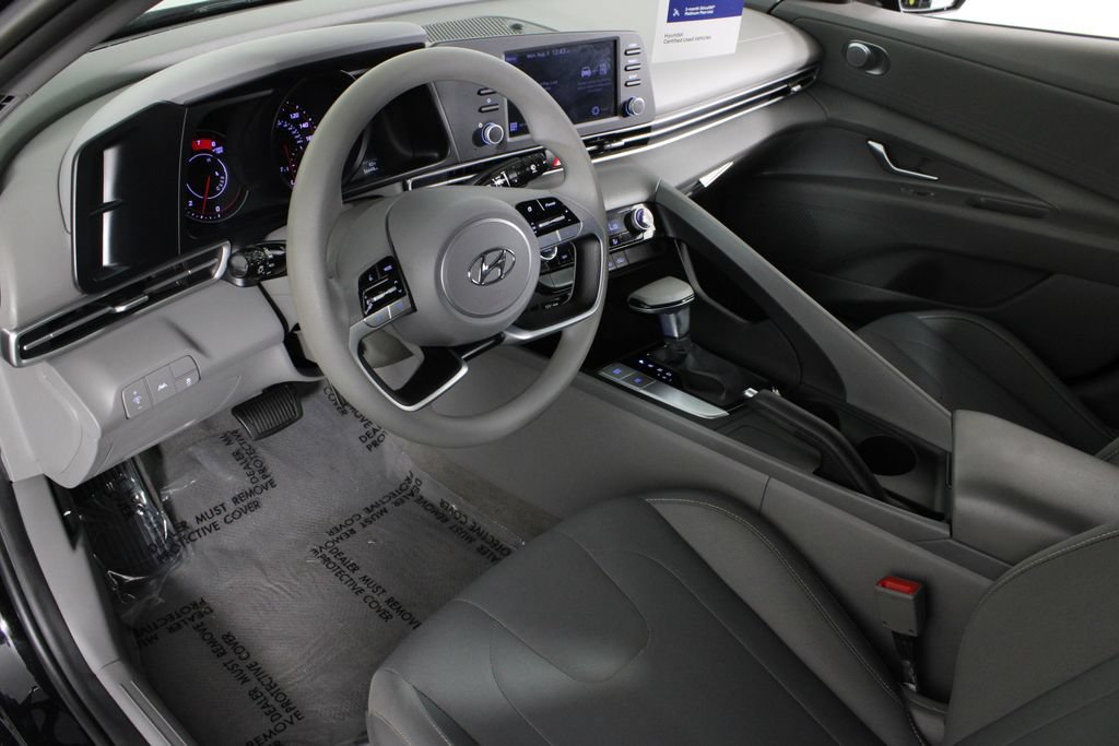 Certified 2022 Hyundai Elantra SEL FWD image 19