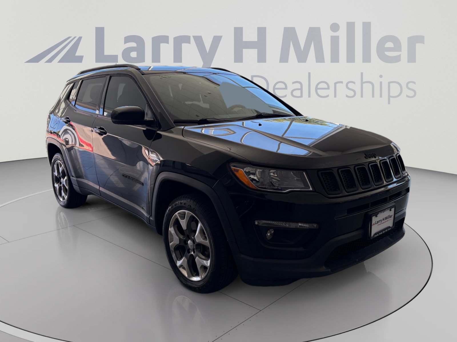 Used 2017 Jeep Compass Limited w/ Safe & Security Group AWD/4WD image 5