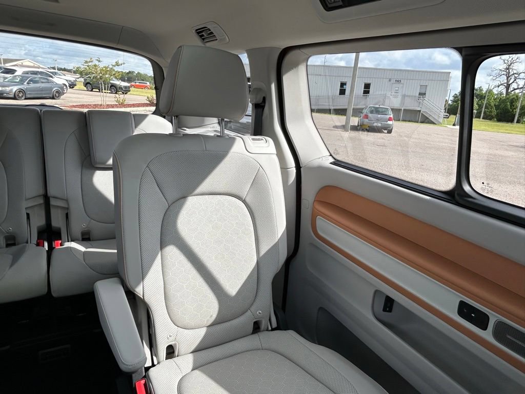 Used 2025 Volkswagen ID. Buzz Pro S Plus RWD image 14