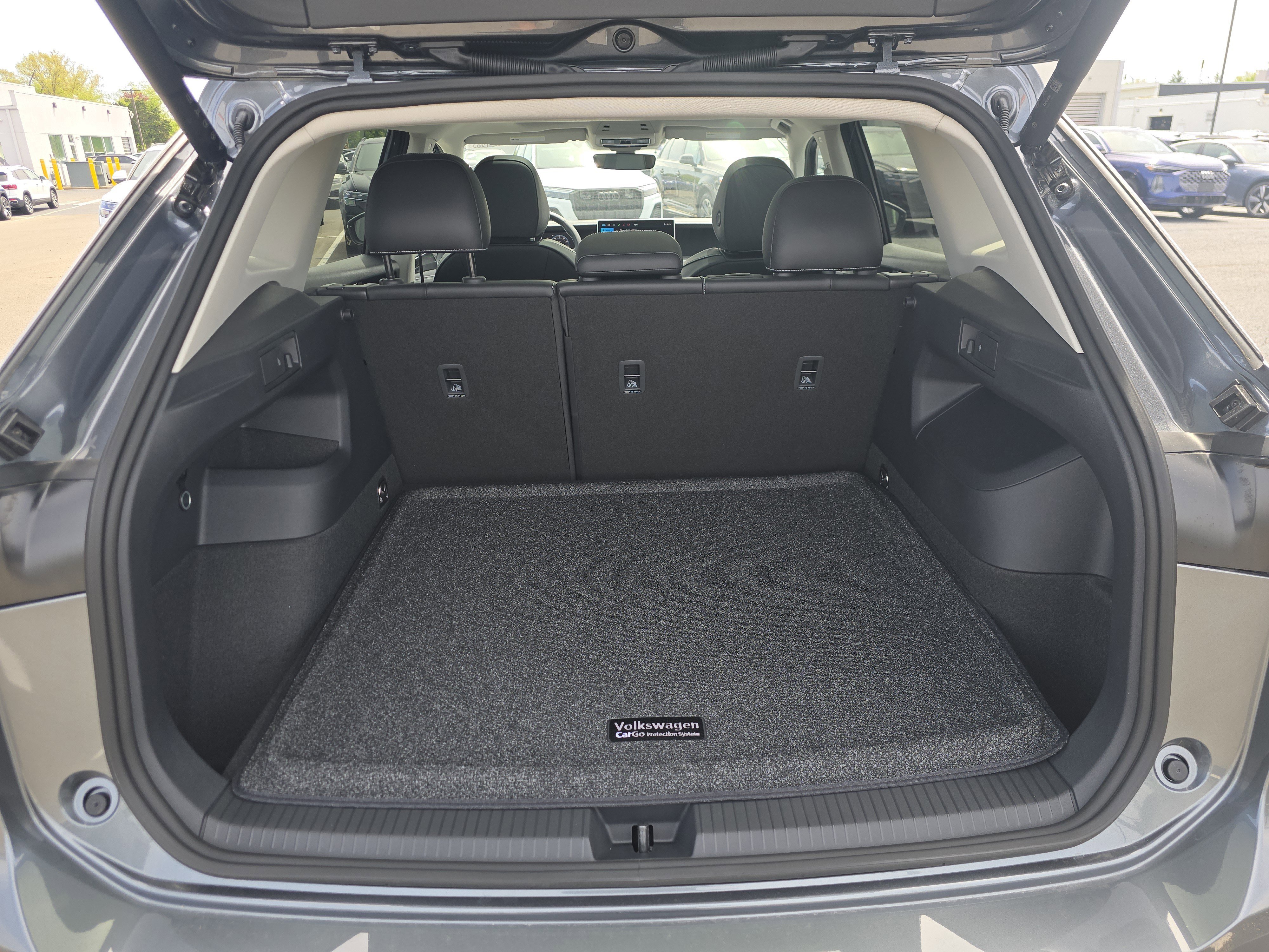 New 2026 Volkswagen Tiguan SE FWD image 17