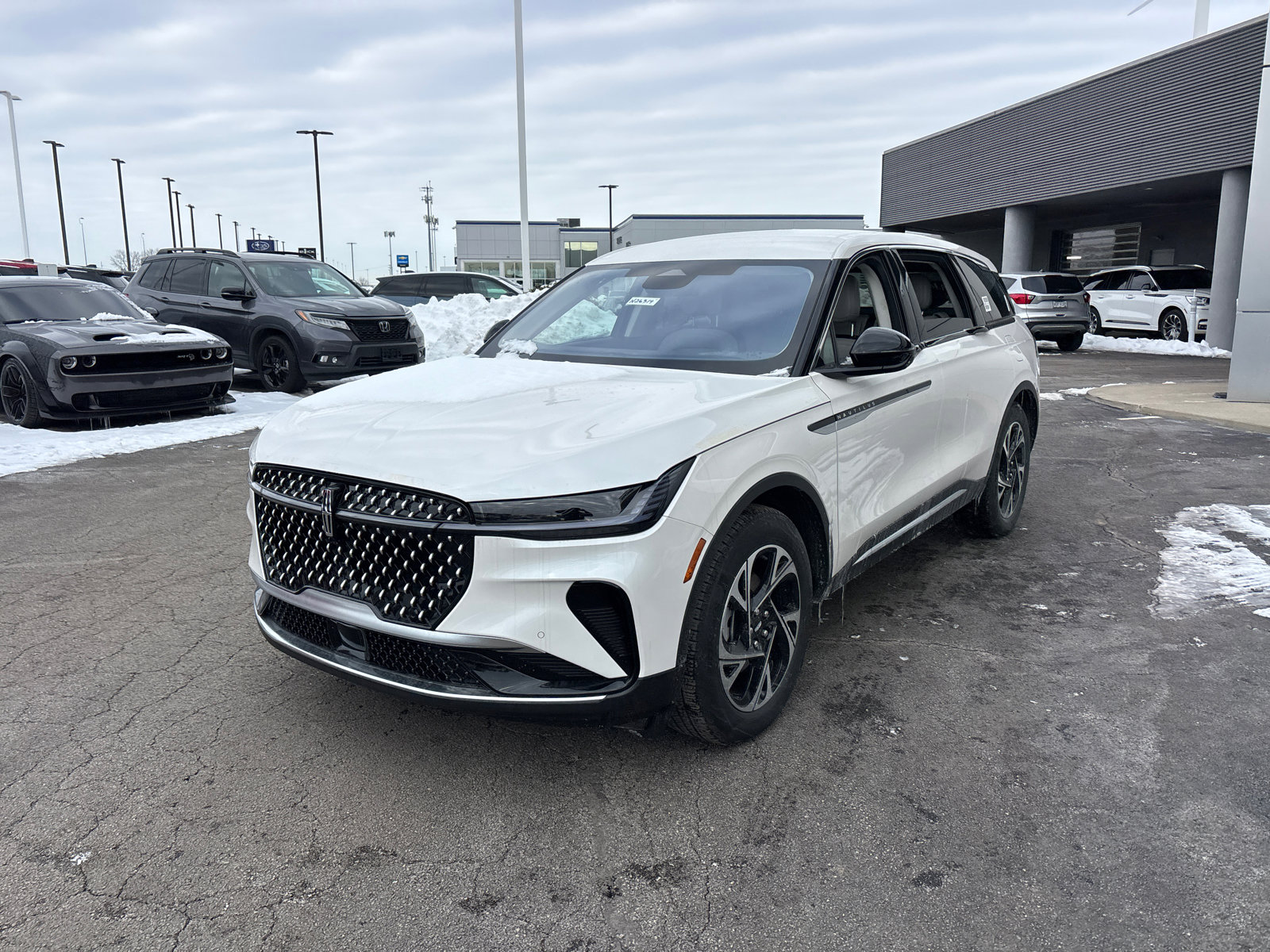 New 2026 Lincoln Nautilus Premier image 3