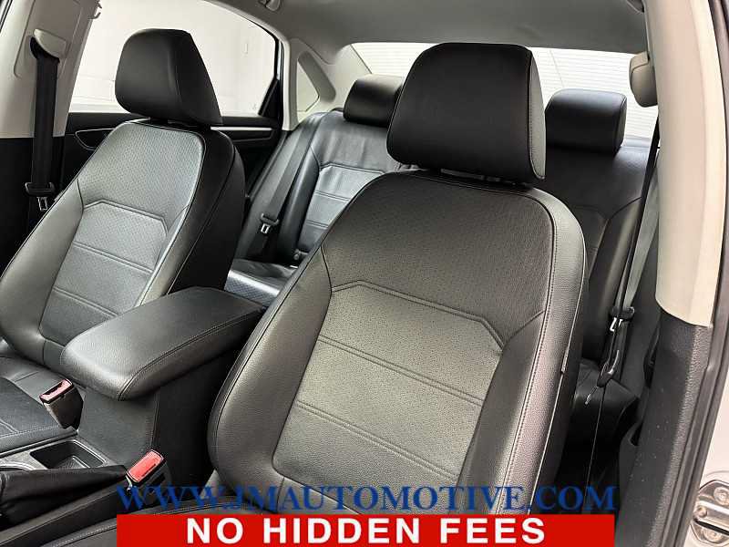Used 2017 Volkswagen Passat 1.8T SE FWD image 14