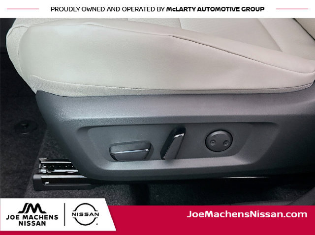 New 2026 Nissan Rogue Dark Armor AWD/4WD image 17