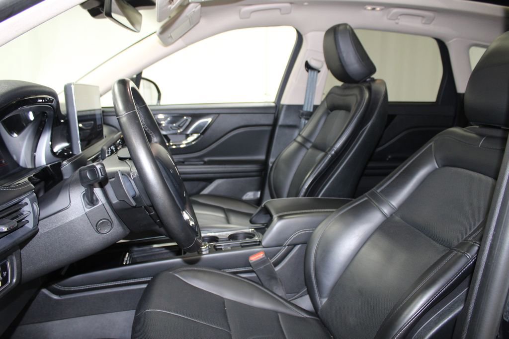 Used 2024 Lincoln Corsair AWD w/ Equipment Group 101A image 17