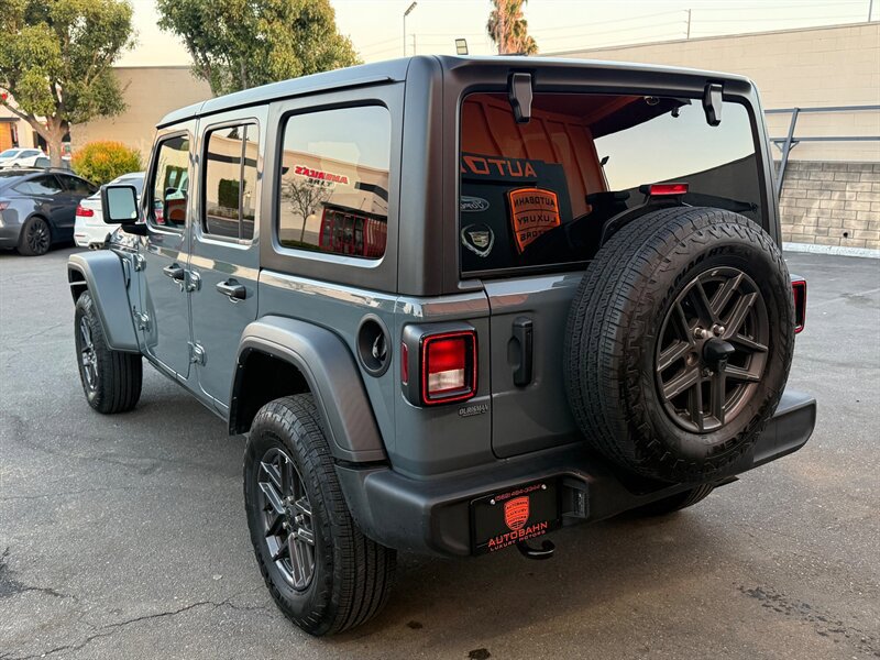 Used 2025 Jeep Wrangler Unlimited Sport AWD/4WD image 7