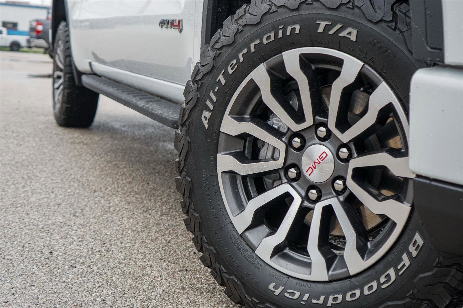 Used 2023 GMC Sierra 1500 AT4 w/ AT4 Premium Package image 2