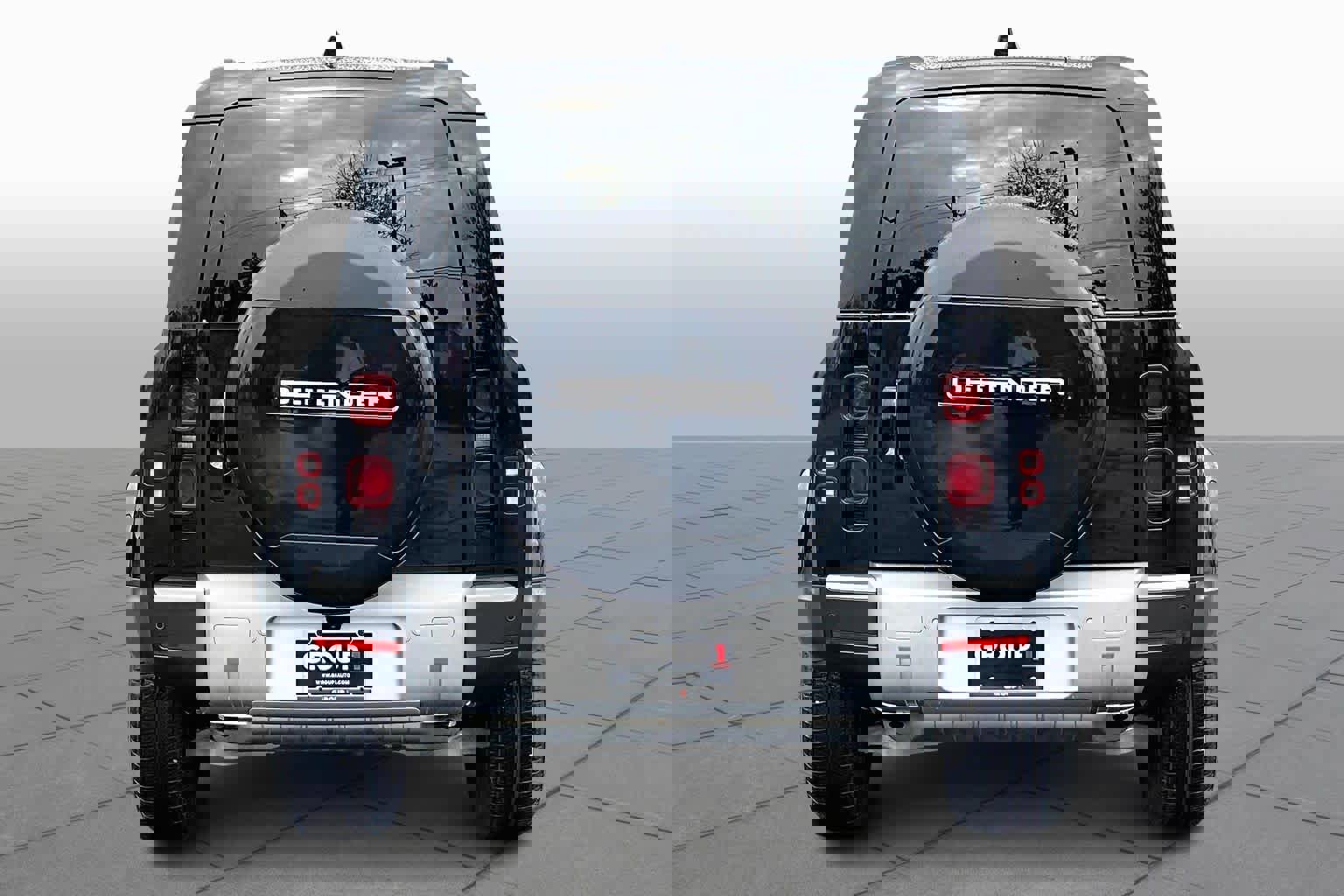 Used 2024 Land Rover Defender 110 S image 5