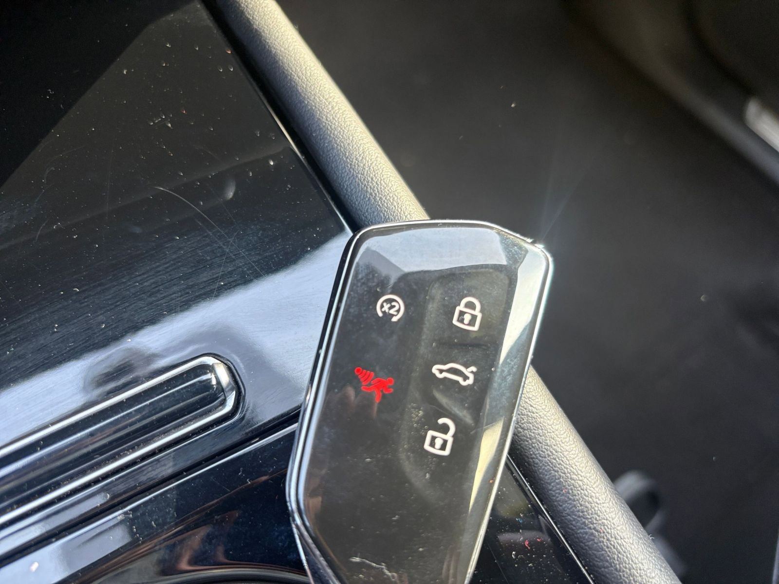 Used 2025 Volkswagen Atlas Cross Sport SE image 27