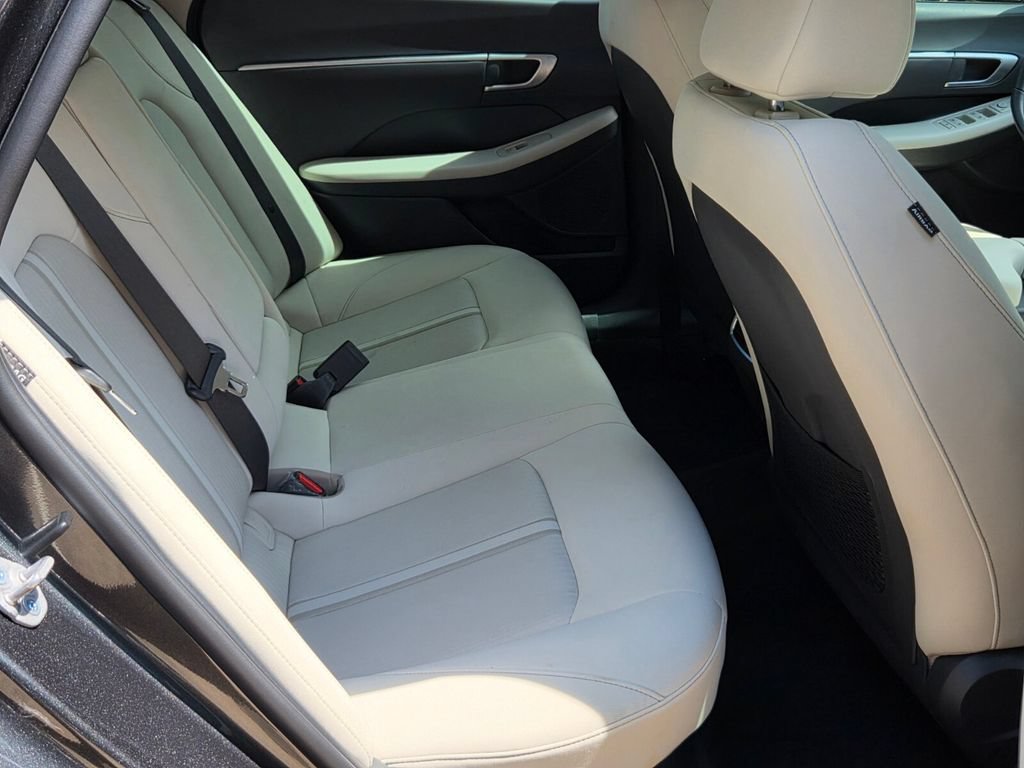 Used 2025 Hyundai Sonata SEL FWD image 17