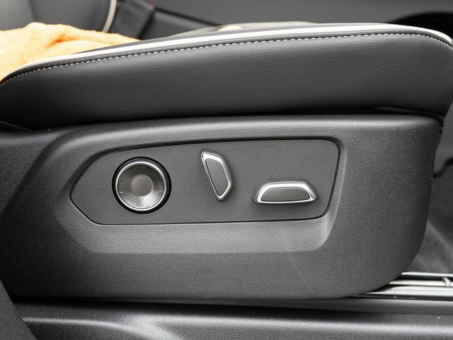 Used 2026 Cadillac Escalade ESV Sport w/ Touring Package image 80