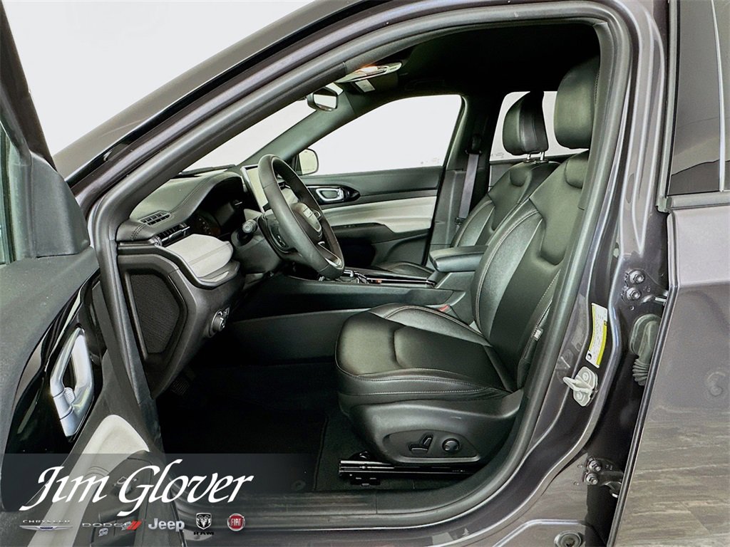 Used 2024 Jeep Compass Limited image 23