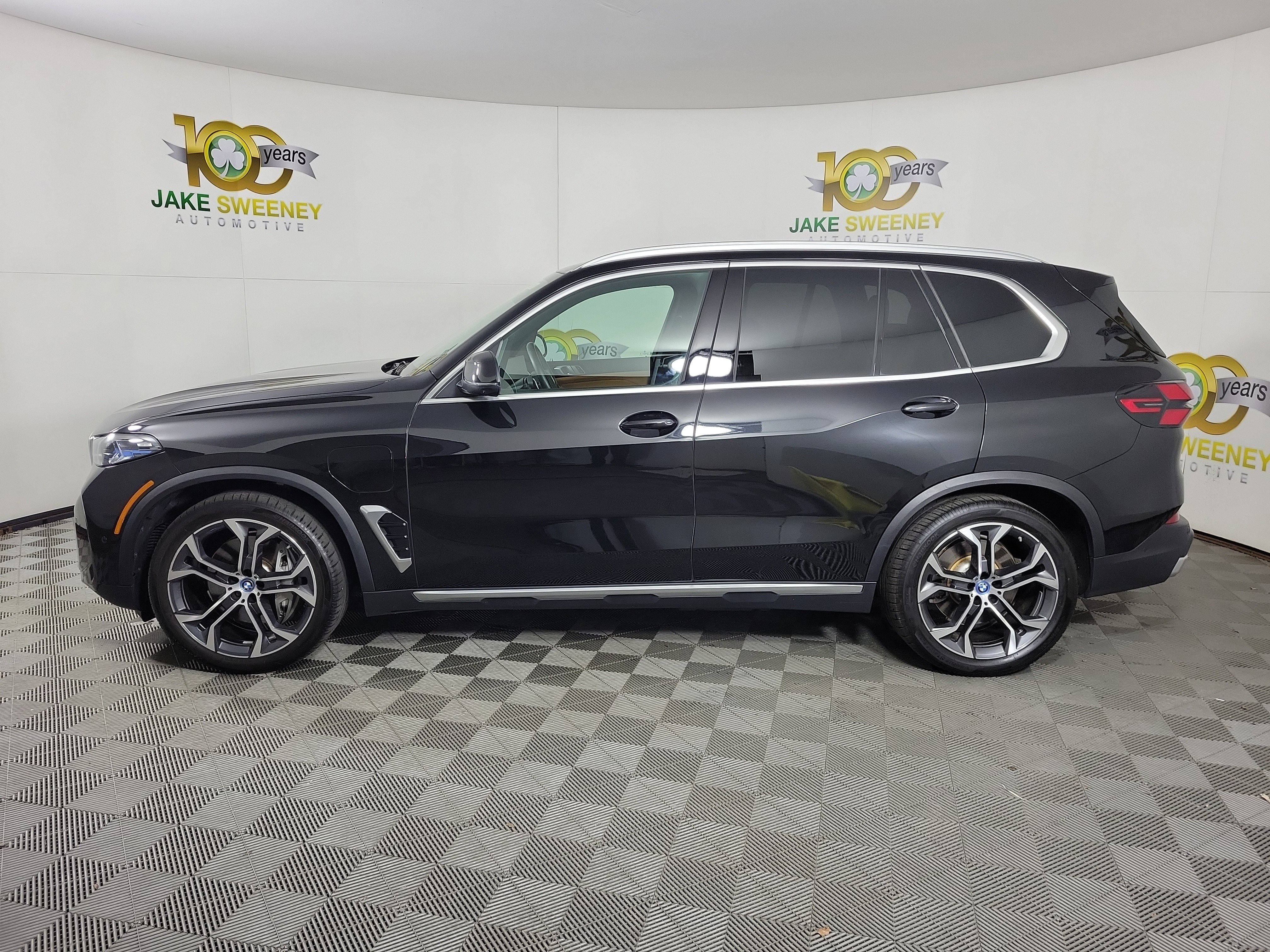 Certified 2025 BMW X5 xDrive50e image 4