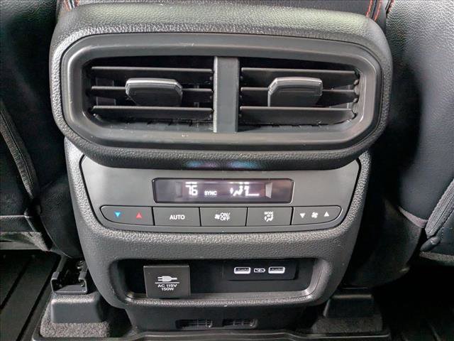 Used 2023 Honda Pilot TrailSport image 18