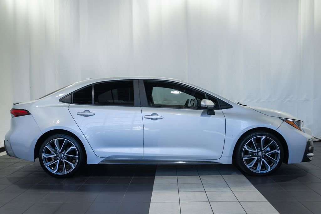 Used 2021 Toyota Corolla XSE FWD image 3