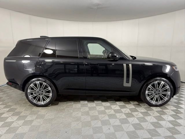 New 2025 Land Rover Range Rover SE image 8