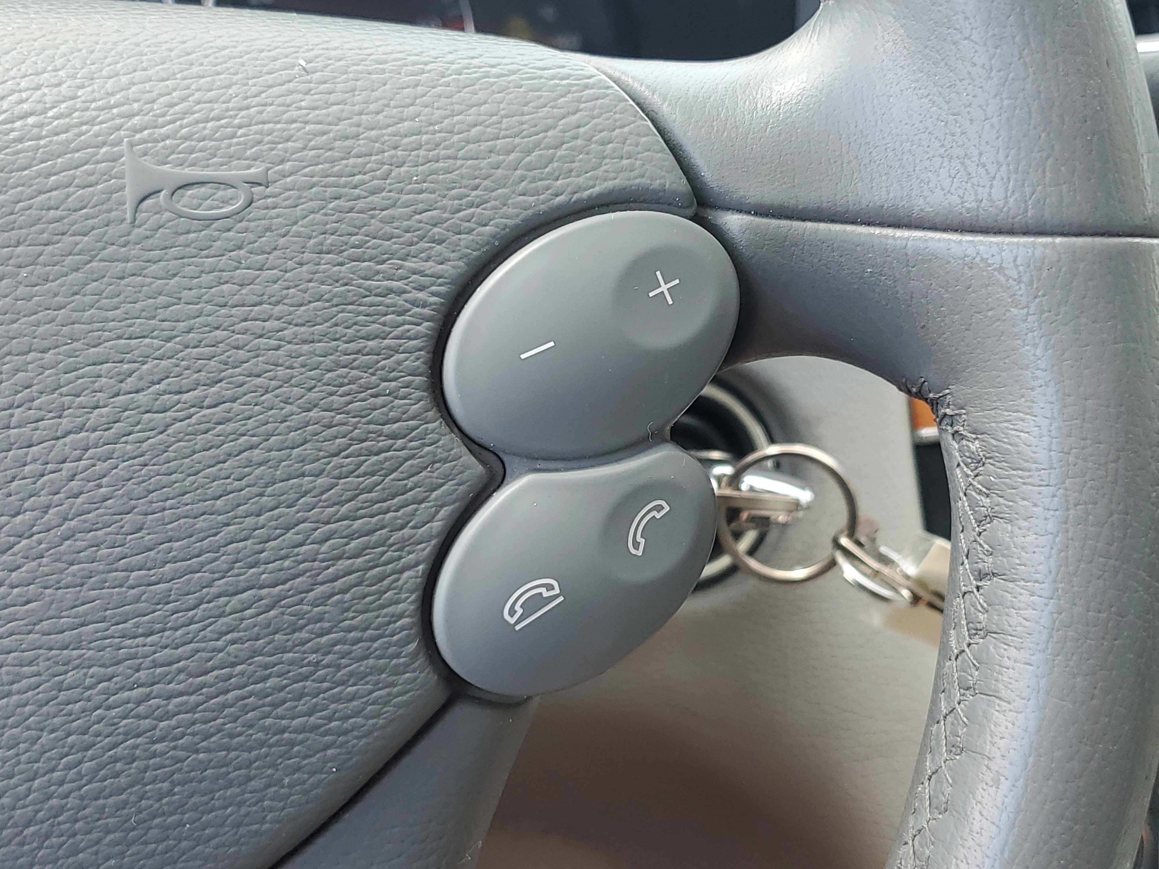 Used 2005 Mercedes-Benz CLK 320 Cabriolet image 15