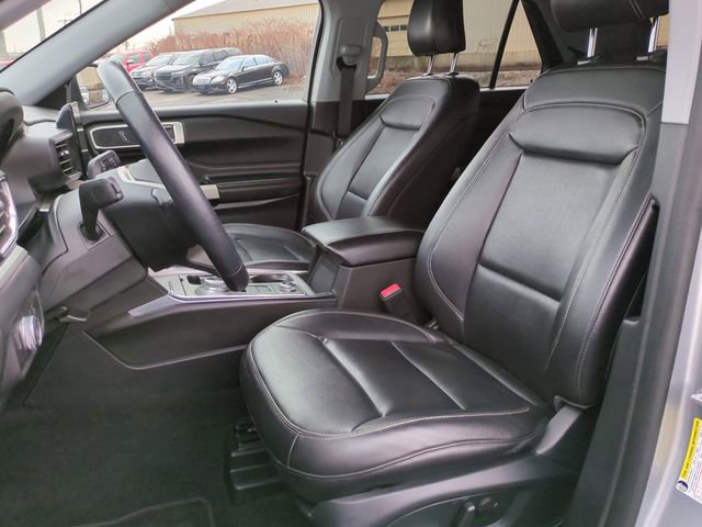 Used 2021 Ford Explorer XLT w/ Equipment Group 202A image 7