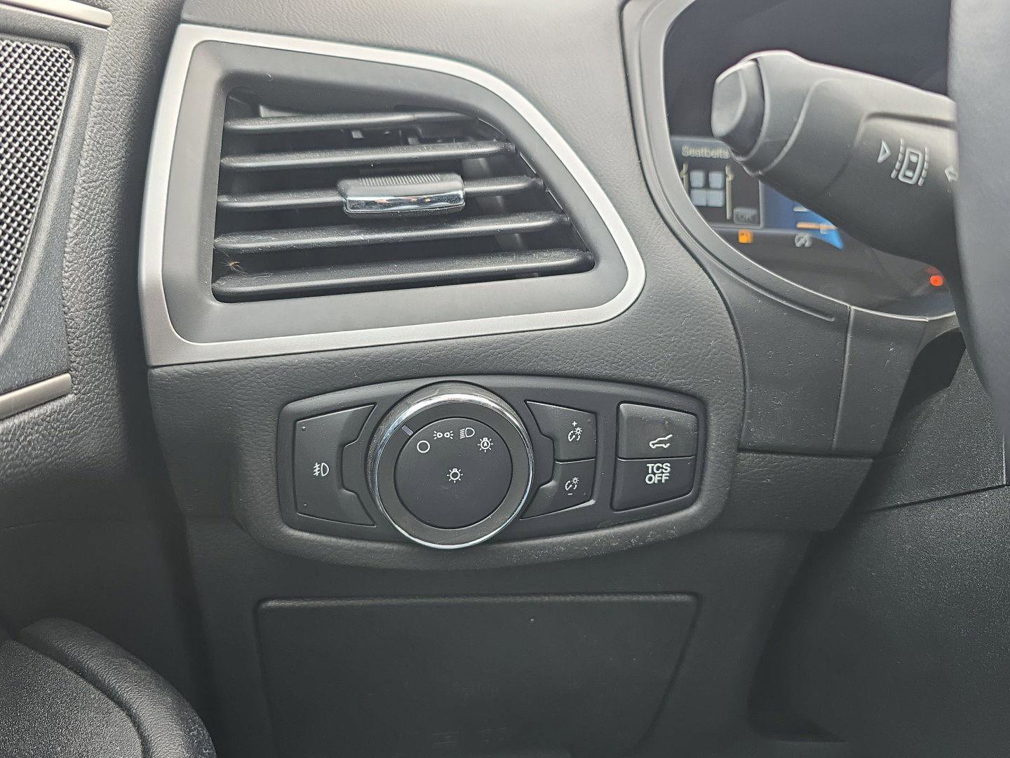 Used 2022 Ford Edge SEL w/ Convenience Package image 25