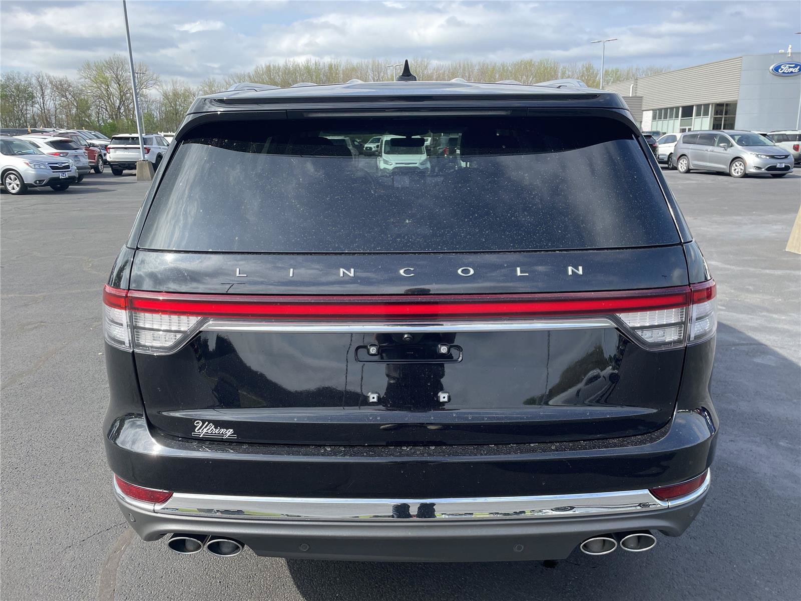 Used 2023 Lincoln Aviator Reserve AWD/4WD image 4