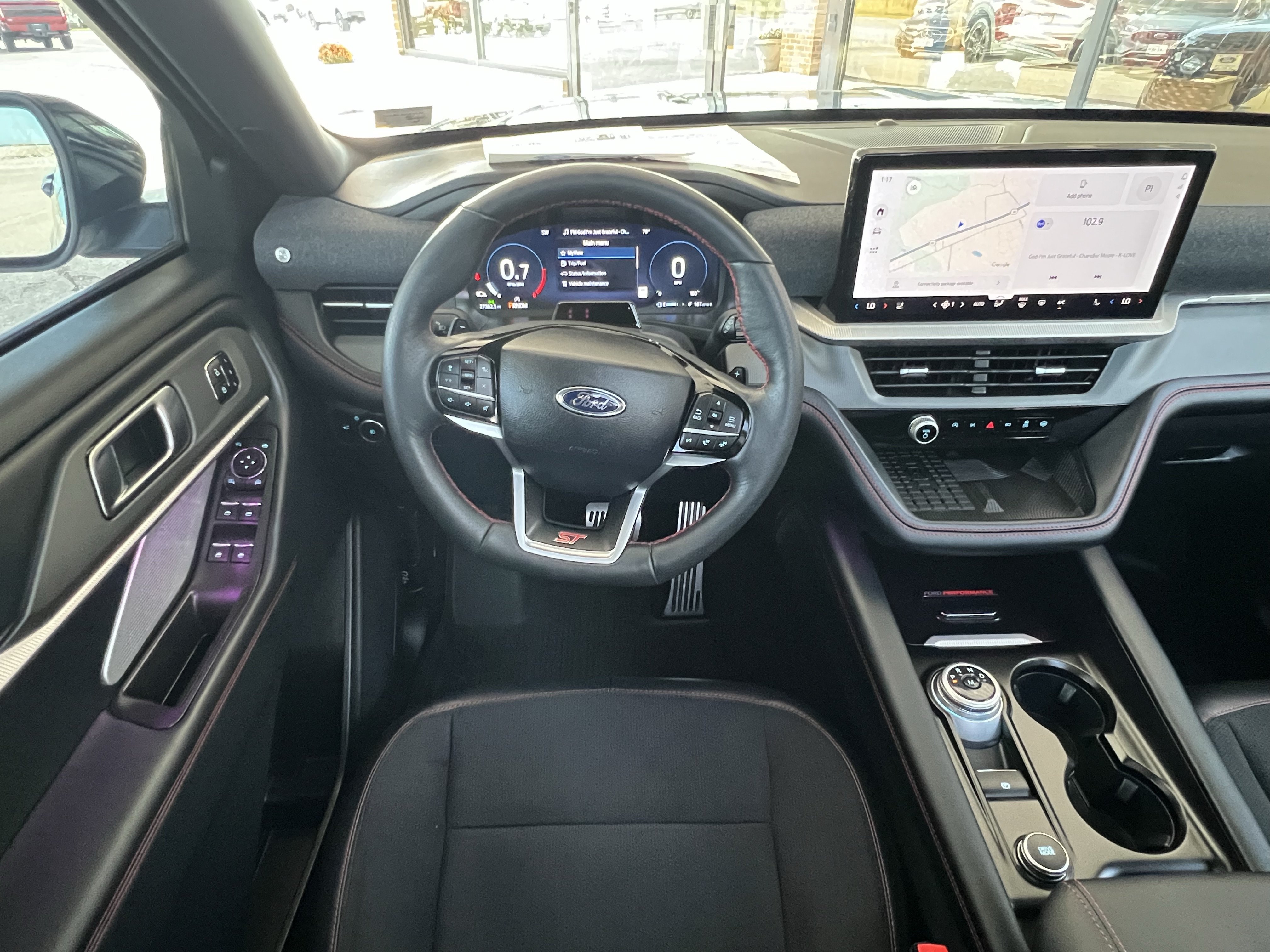Used 2025 Ford Explorer ST AWD/4WD image 30