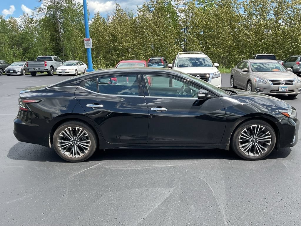 Used 2023 Nissan Maxima SV w/ Floor Mat Group FWD image 4