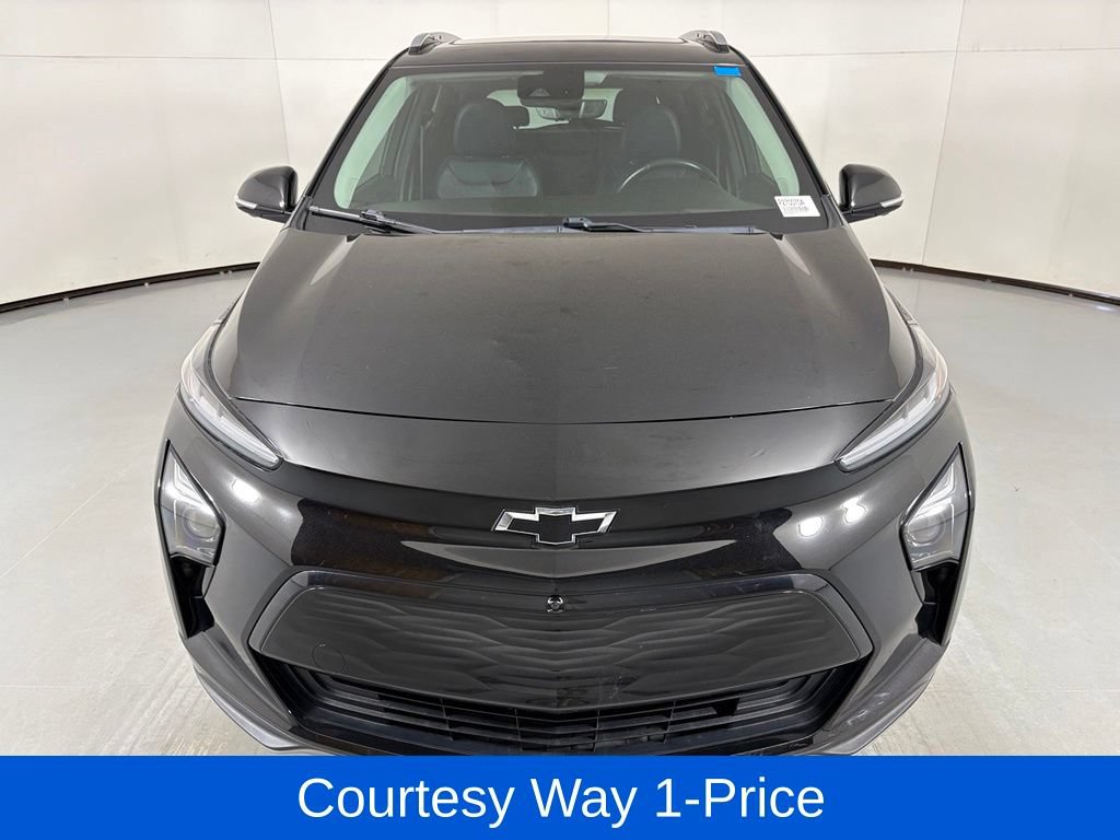 Used 2022 Chevrolet Bolt EUV Premier w/ Sun & Sound Package FWD image 4