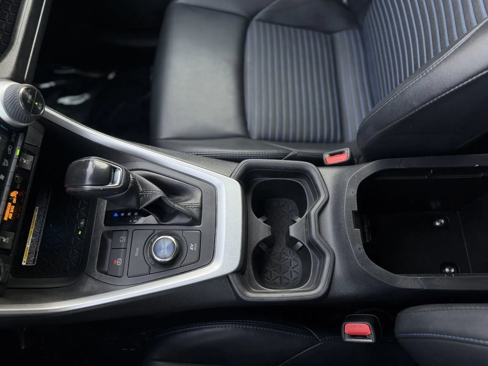 Used 2020 Toyota RAV4 XSE AWD/4WD image 37
